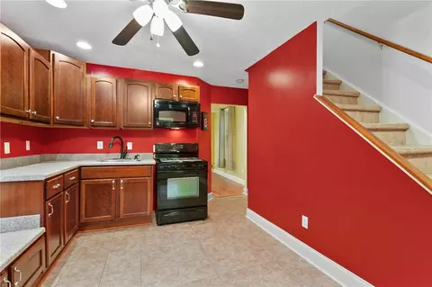 Entry Way - 421 Beaver St, Mars, PA 16046 photo 1 of 2