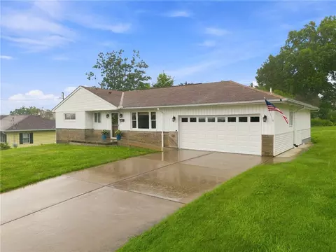529 Cochran Dr, Greensburg, PA 15601
