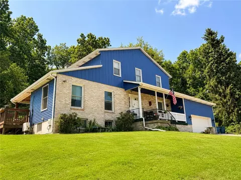 1109 S Grandview St, Youngwood, PA 15697