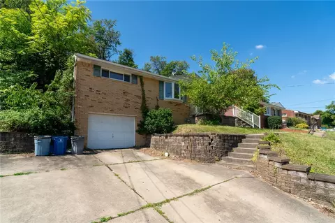 4503 Mapledale Dr, Homestead, PA 15120
