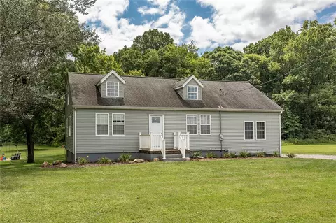2739 Leesburg Volant Rd, Volant, PA 16156