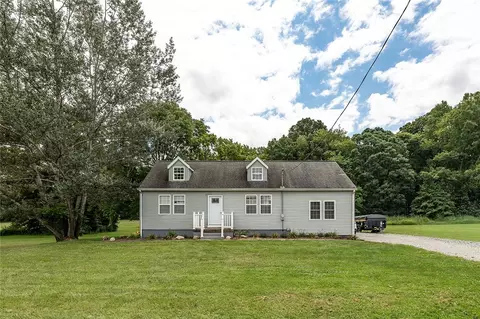 2739 Leesburg Volant Rd, Volant, PA 16156
