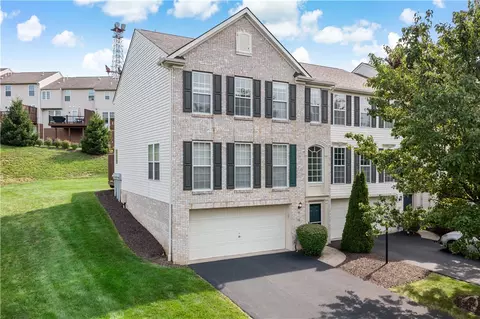 1501 Michael Dr, Pittsburgh, PA 15227