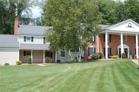 182 Windsor Rdg #51, New Castle, PA 16105