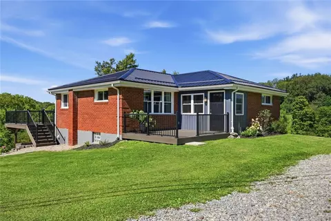 482 Browns Hill Rd, Valencia, PA 16059