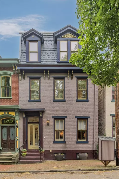 1237 Resaca Pl, Pittsburgh, PA 15212