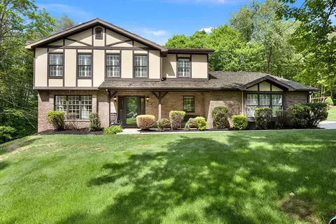 129 Valley View Dr, Ligonier, PA 15658