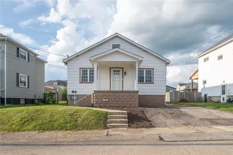 222 Spruce St, Mount Pleasant, PA 15666