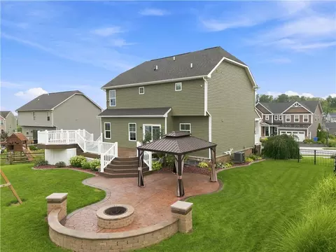 Exterior - 7645 Dominick Dr, Irwin, PA 15642 photo 3 of 10