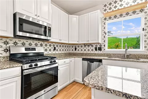 Kitchen - 7645 Dominick Dr, Irwin, PA 15642 photo 2 of 4