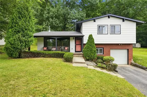 2878 Old Plank Rd, New Castle, PA 16105