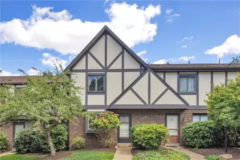 303 Olde Ingomar Ct, Pittsburgh, PA 15237