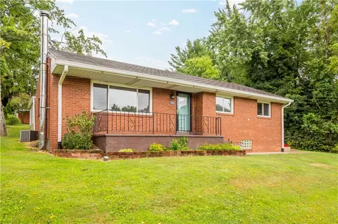 282 Spring Run Rd, Crescent, PA 15046