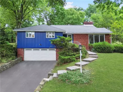 113 Southern Hilands Dr, Pittsburgh, PA 15241