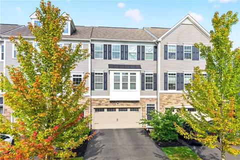 235 Eagle Dr, Cranberry Township, PA 16066
