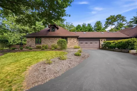10097 Mansion Dr, Gibsonia, PA 15044