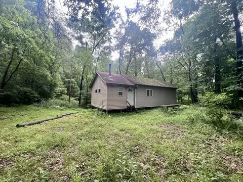 983 Lakewood Neshannock Falls Rd, New Castle, PA 16105