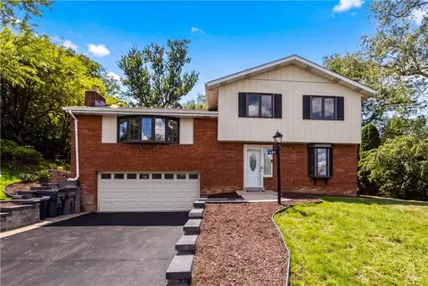 525 Long Dr, Pittsburgh, PA 15241