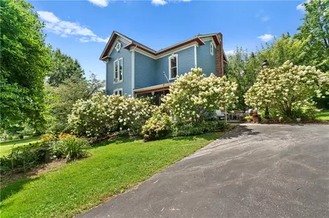 Exterior - 275 Wolfe Ln, Irwin, PA 15642 photo 7 of 10