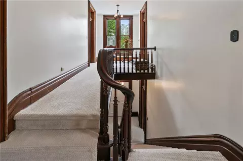 Entry Way - 275 Wolfe Ln, Irwin, PA 15642 photo 2 of 3