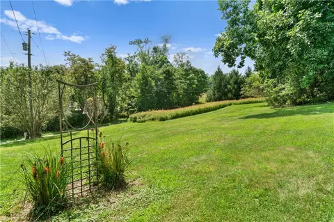 Exterior - 275 Wolfe Ln, Irwin, PA 15642 photo 6 of 10