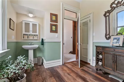 Entry Way - 275 Wolfe Ln, Irwin, PA 15642 photo 3 of 3