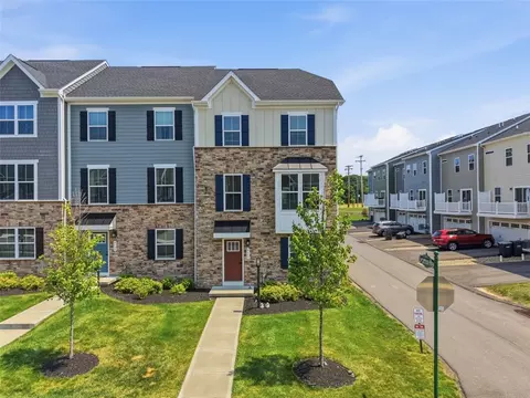 4600 Spruce Rd, Gibsonia, PA 15044