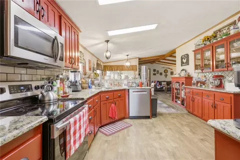 105 Sunset Dr, Berlin, PA 15530 photo 17