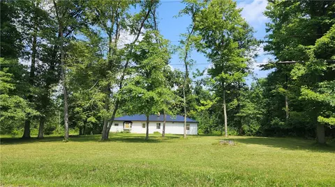 1183 Clark Rd, Enon Valley, PA 16120