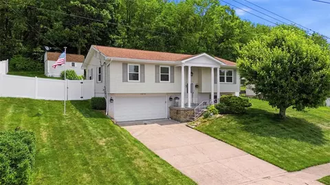 1212 Royal Dr, Aliquippa, PA 15001