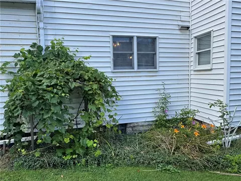 Exterior - 210 Washington Ave, Vandergrift, PA 15690 photo 6 of 7