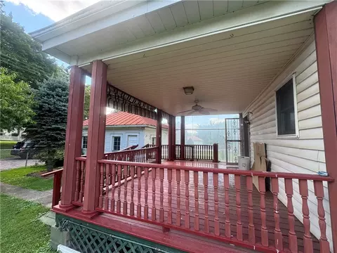 Exterior - 210 Washington Ave, Vandergrift, PA 15690 photo 4 of 7