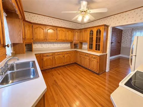 Kitchen - 210 Washington Ave, Vandergrift, PA 15690 photo 2 of 2