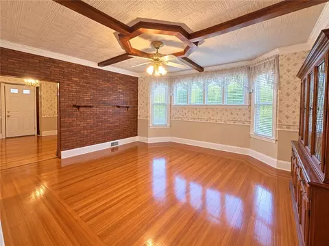 Living - 210 Washington Ave, Vandergrift, PA 15690 photo 6 of 6