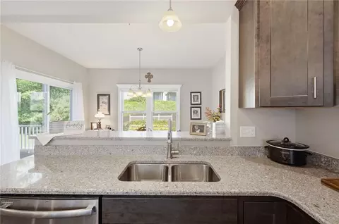 Kitchen - 211 Lockheed Dr, Coraopolis, PA 15108 photo 4 of 4