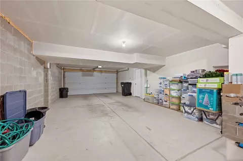 Exterior - 211 Lockheed Dr, Coraopolis, PA 15108 photo 3 of 11