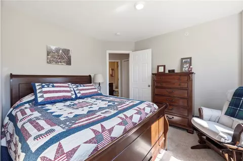 Bedroom - 211 Lockheed Dr, Coraopolis, PA 15108 photo 3 of 4