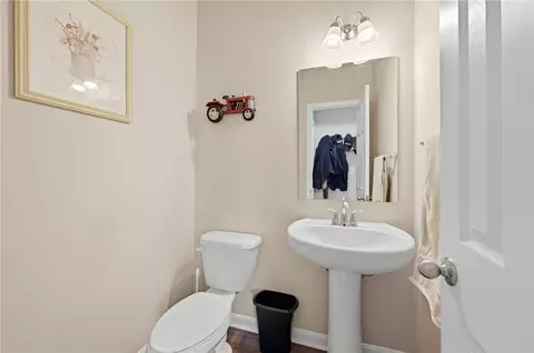 Entry Way - 211 Lockheed Dr, Coraopolis, PA 15108 photo 2 of 2