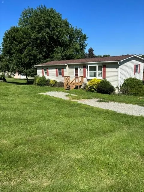 8891 Broadway St, Westmoreland City, PA 15692