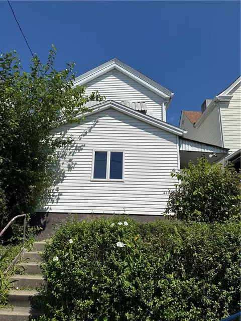 433 Euclid Ave, Glassport, PA 15045