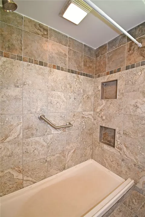 Bath - 2782 Walters Ct, Export, PA 15632 photo 2 of 4
