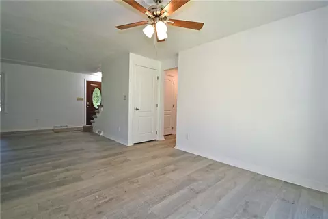 Living - 2782 Walters Ct, Export, PA 15632 photo 7 of 7