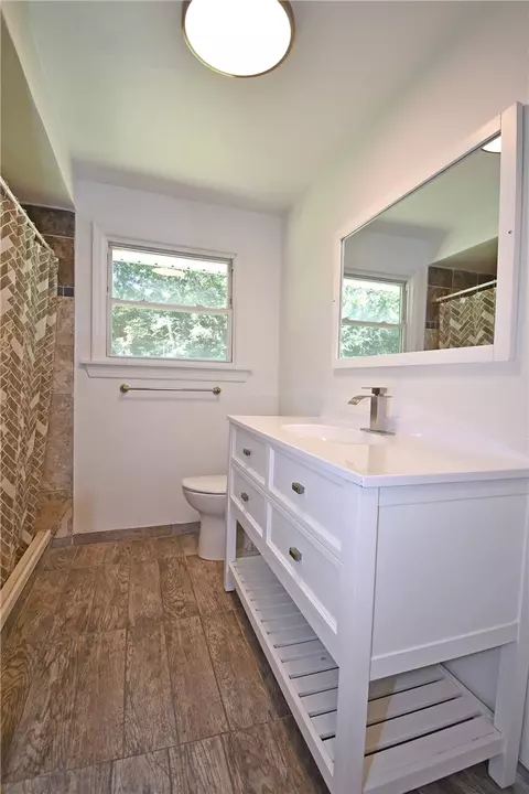 Bath - 2782 Walters Ct, Export, PA 15632 photo 1 of 4