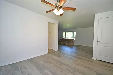 Living - 2782 Walters Ct, Export, PA 15632 photo 6 of 7