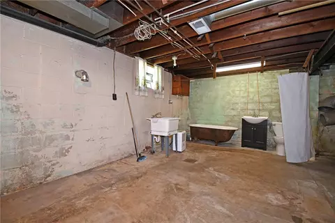 Bath - 2782 Walters Ct, Export, PA 15632 photo 4 of 4