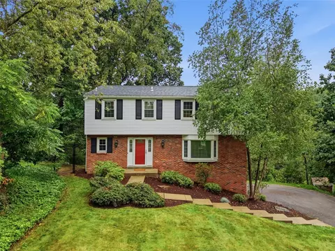 9672 Buckingham Dr, Allison Park, PA 15101