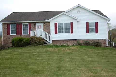 5 Blackberry Ln, Grove City, PA 16127