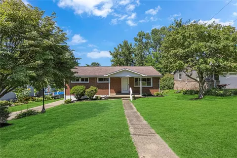 217 Greenwood Dr, New Brighton, PA 15066