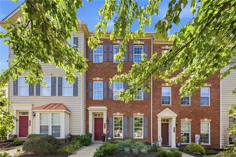 703 Park Plz, Wexford, PA 15090