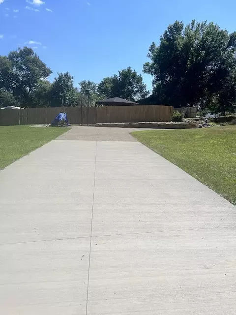 124 Oak Dr, Jefferson, PA 15344